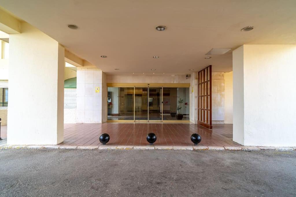 Apartamento A Pie De Playa Con Terraza Y Piscinas Apartman Benalmádena Kültér fotó