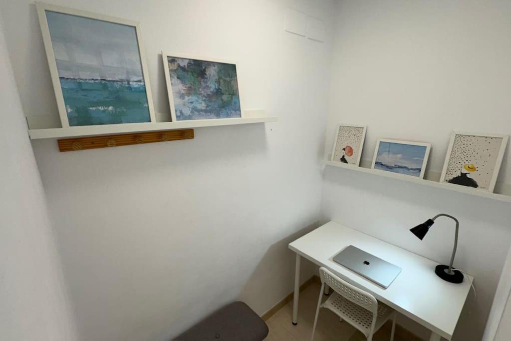 Apartamento A Pie De Playa Con Terraza Y Piscinas Apartman Benalmádena Kültér fotó