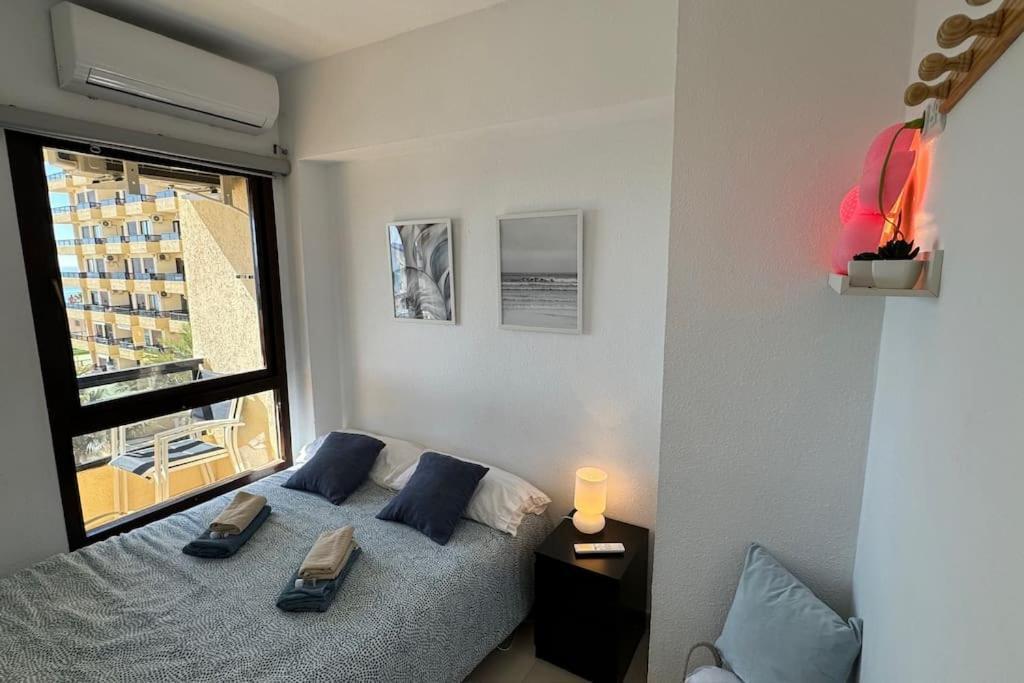 Apartamento A Pie De Playa Con Terraza Y Piscinas Apartman Benalmádena Kültér fotó